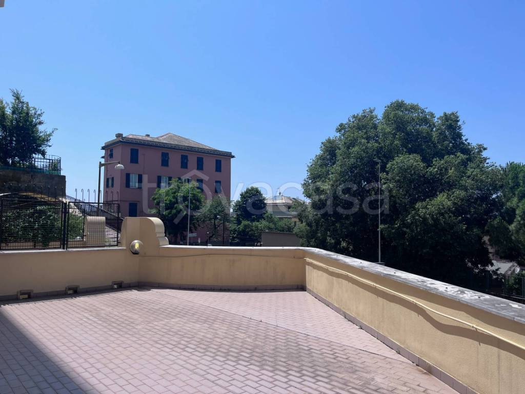 appartamento in vendita a Genova in zona Oregina