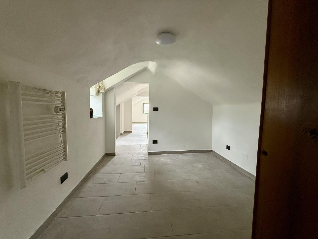 appartamento in vendita a Genova in zona Rivarolo