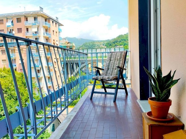casa indipendente in vendita a Genova in zona Rivarolo