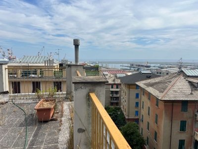 appartamento in vendita a Genova in zona Sestri Ponente