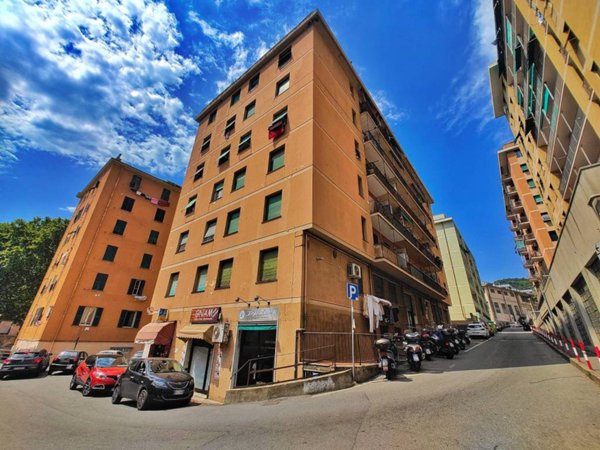 appartamento in vendita a Genova in zona Staglieno
