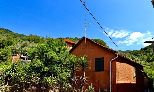 casa indipendente in vendita a Genova in zona Struppa