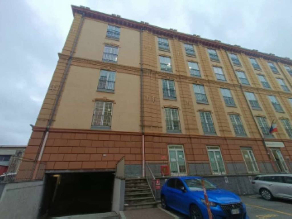 ufficio in vendita a Genova in zona Cornigliano