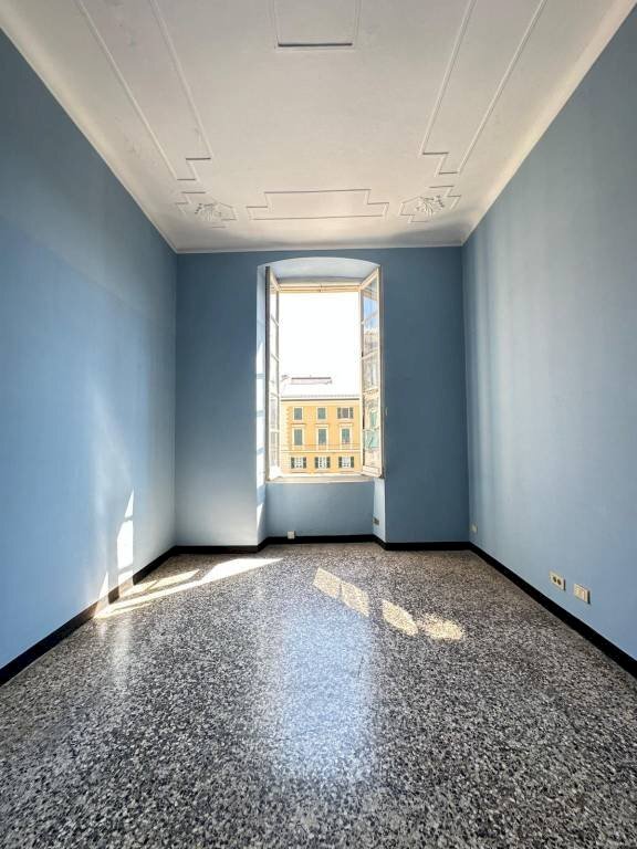 appartamento in vendita a Genova in zona Sottoripa / Maddalena / Molo