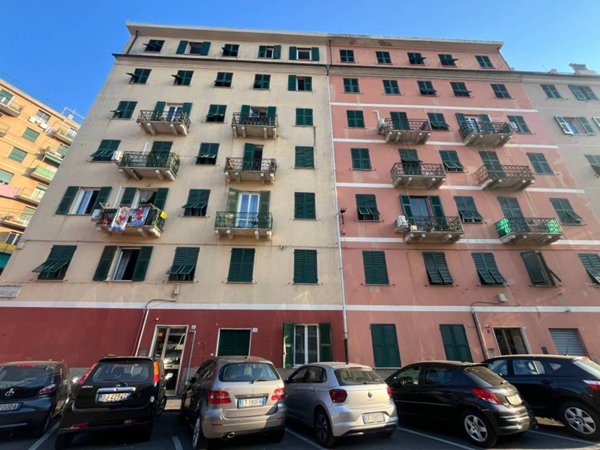 appartamento in vendita a Genova in zona Rivarolo