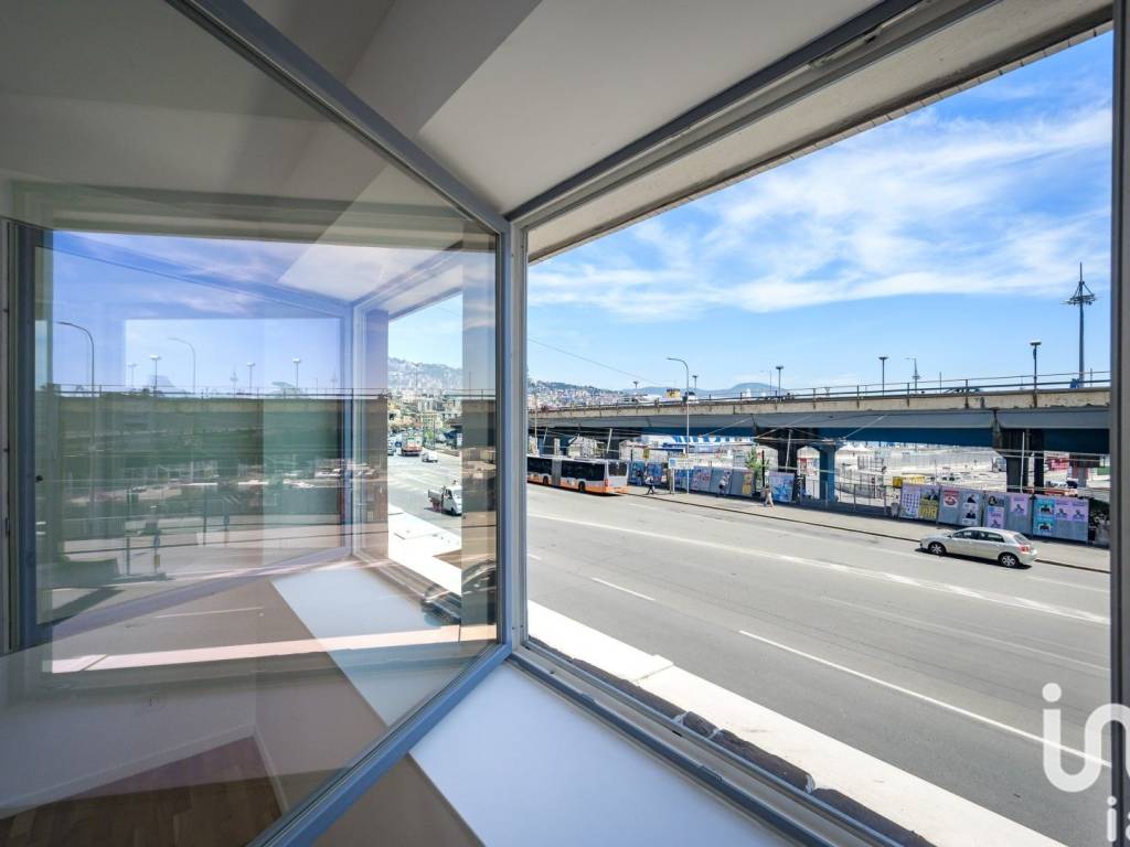 appartamento in vendita a Genova in zona Lagaccio / Granarolo