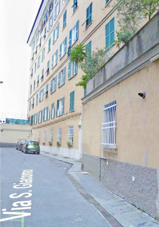 appartamento in vendita a Genova in zona Carignano
