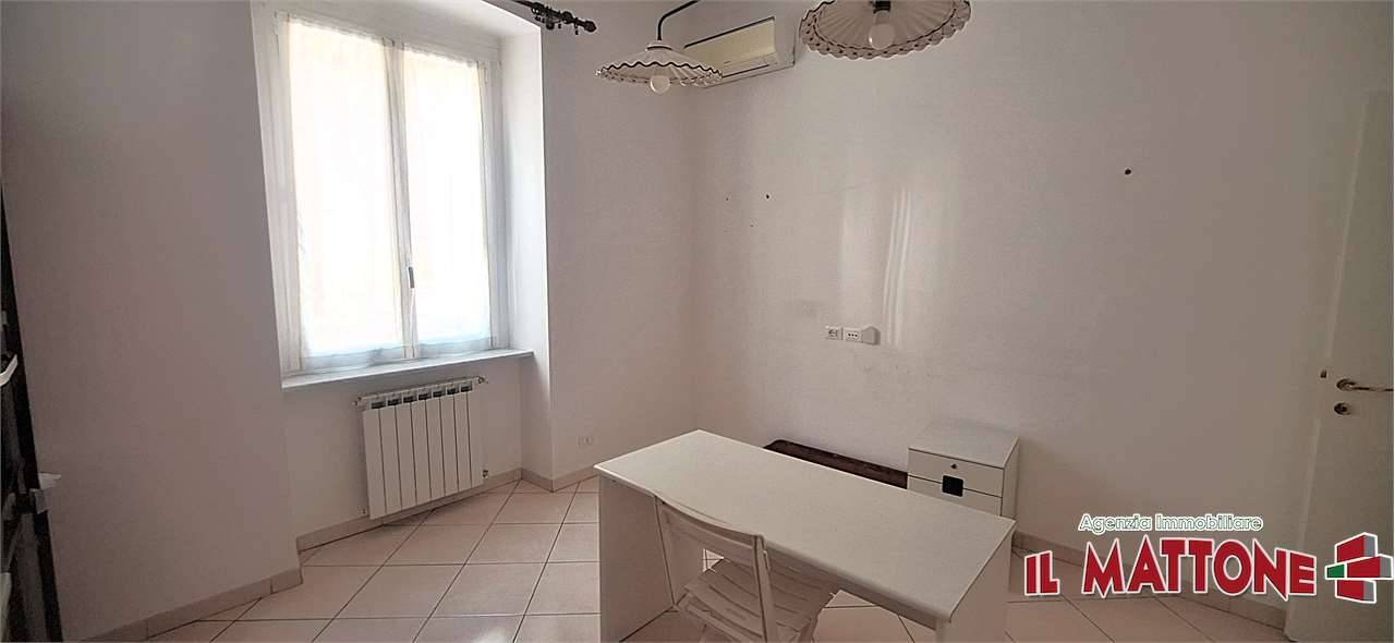 appartamento in vendita a Genova in zona Foce
