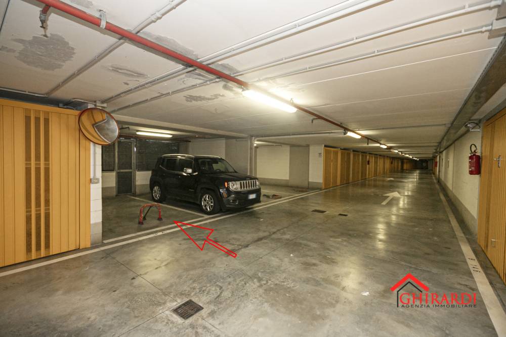 locale di sgombero in vendita a Genova in zona Sestri Ponente