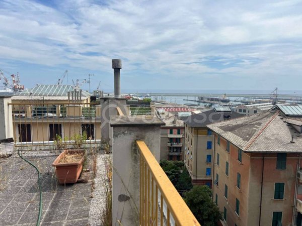 appartamento in vendita a Genova in zona Sestri Ponente