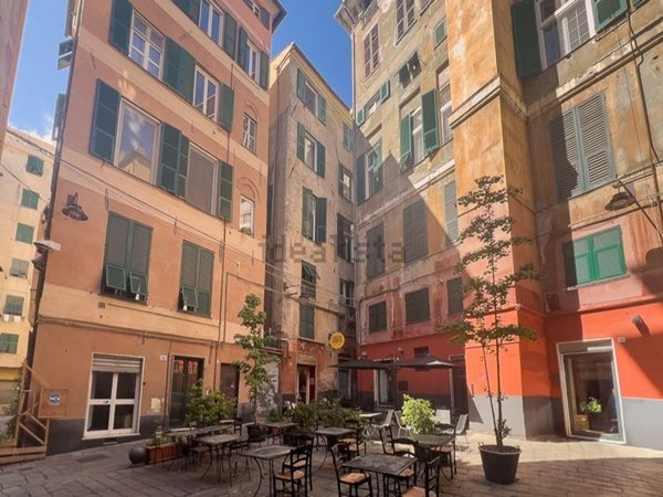 appartamento in vendita a Genova in zona Sottoripa / Maddalena / Molo