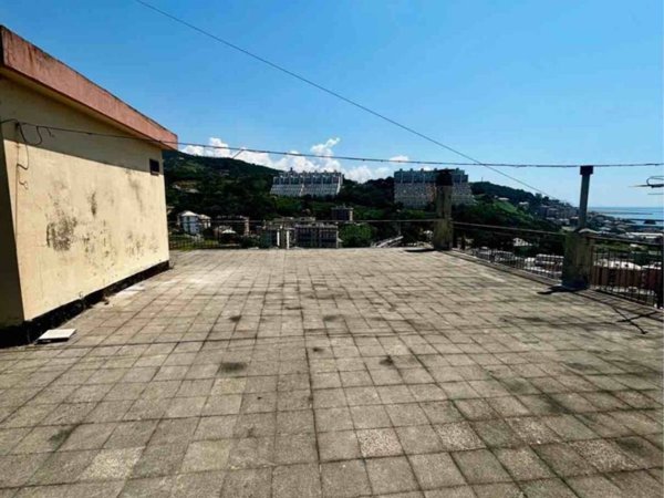 appartamento in vendita a Genova in zona Palmaro / Pra'