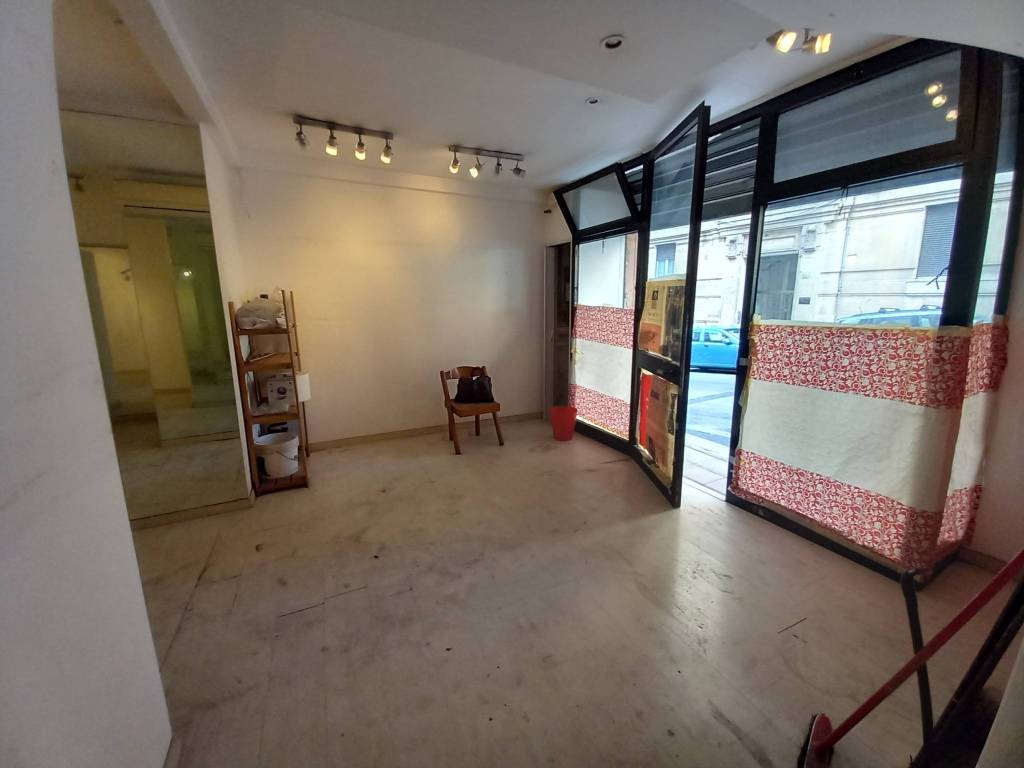 negozio in vendita a Genova in zona Sampierdarena