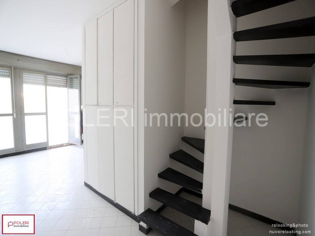 appartamento in vendita a Genova in zona Palmaro / Pra'