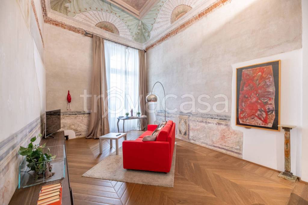 appartamento in vendita a Genova in zona Sottoripa / Maddalena / Molo