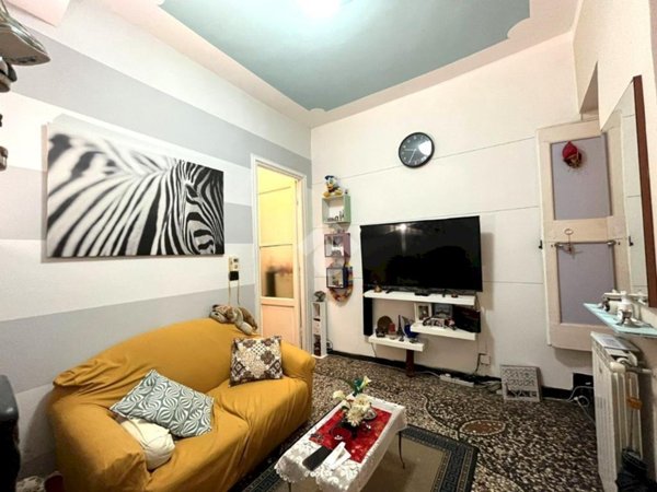 appartamento in vendita a Genova in zona Sottoripa / Maddalena / Molo