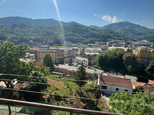 appartamento in vendita a Genova in zona Bolzaneto