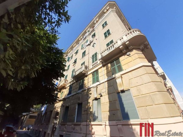 appartamento in vendita a Genova in zona Sestri Ponente