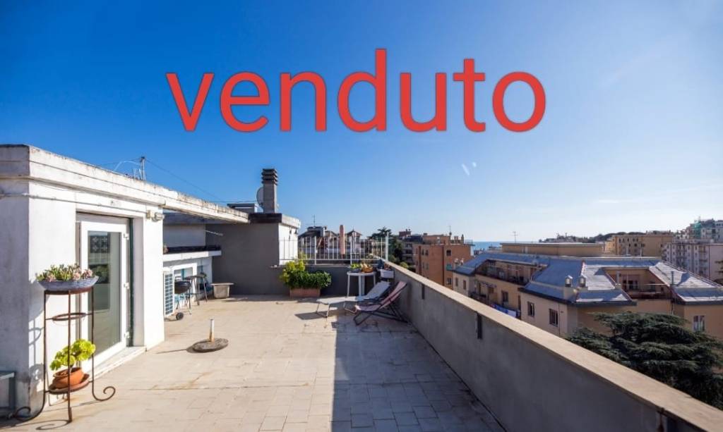 appartamento in vendita a Genova in zona Sturla