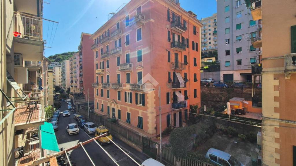appartamento in vendita a Genova in zona Quezzi