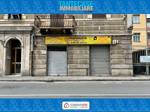 negozio in vendita a Genova in zona Rivarolo