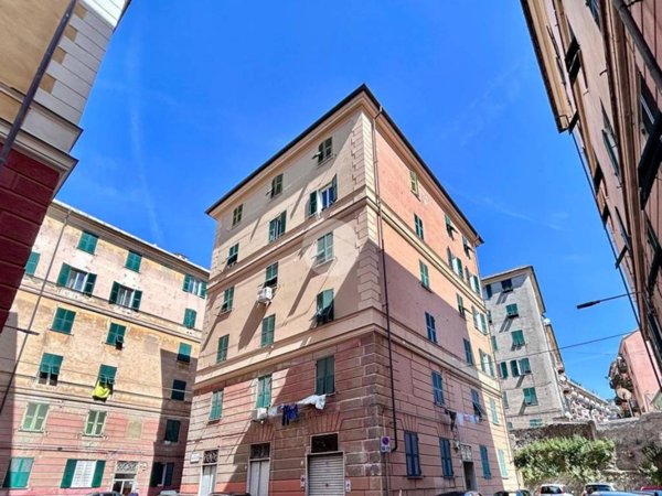 appartamento in vendita a Genova in zona Sestri Ponente