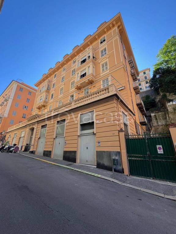 appartamento in vendita a Genova in zona Castelletto