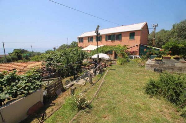 casa indipendente in vendita a Genova in zona Palmaro / Pra'