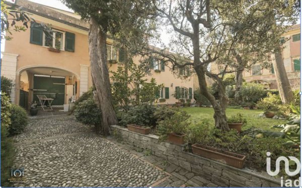 casa indipendente in vendita a Genova in zona Albaro