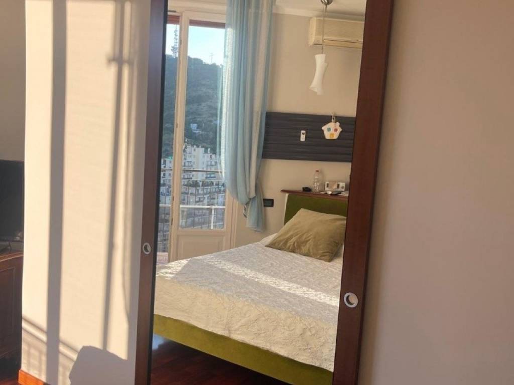 appartamento in vendita a Genova in zona Lagaccio / Granarolo