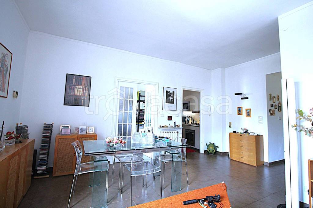 appartamento in vendita a Genova in zona Rivarolo