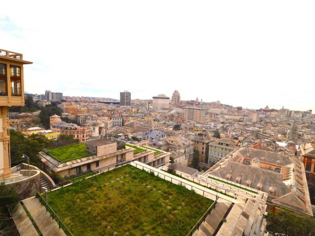 casa indipendente in vendita a Genova in zona Castelletto