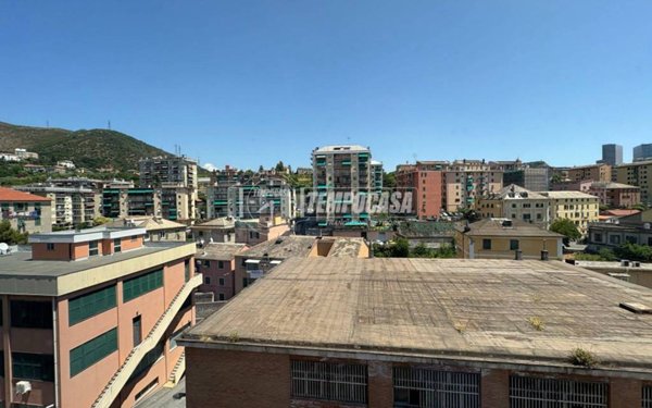 appartamento in vendita a Genova in zona Sestri Ponente
