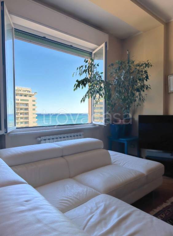 appartamento in vendita a Genova in zona Carignano