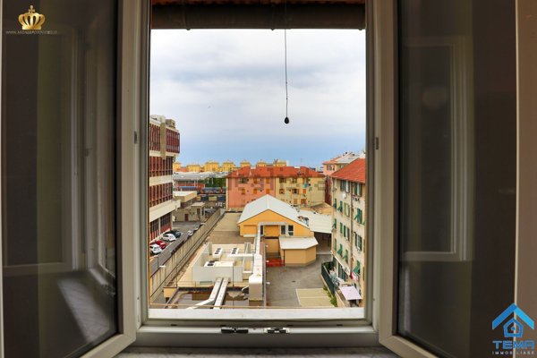 appartamento in vendita a Genova in zona Sestri Ponente
