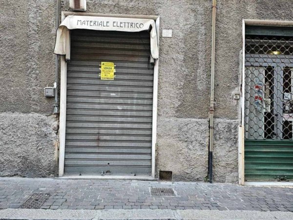 negozio in vendita a Genova in zona Pontedecimo