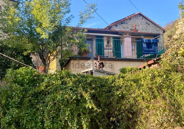 appartamento in vendita a Genova in zona Struppa