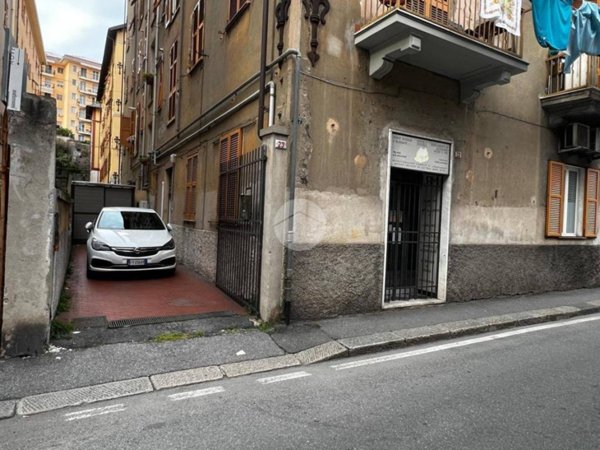 negozio in vendita a Genova in zona Sestri Ponente