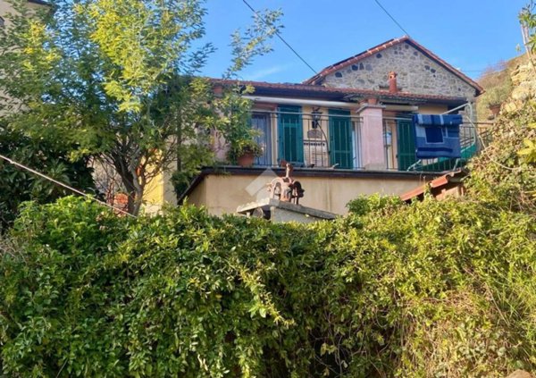 casa indipendente in vendita a Genova in zona Struppa