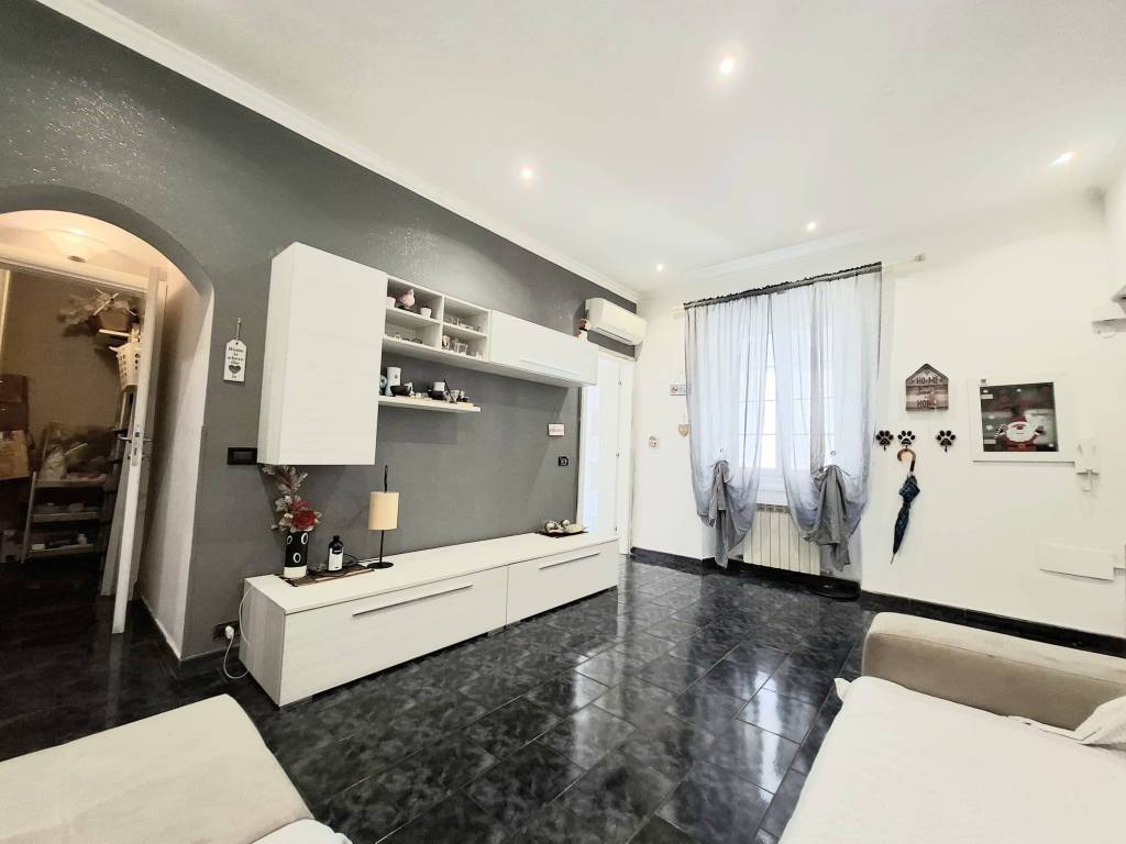 appartamento in vendita a Genova in zona Sampierdarena