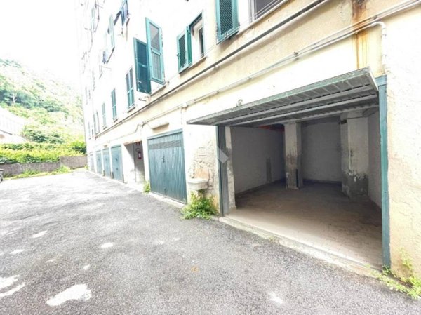 locale di sgombero in vendita a Genova in zona Bolzaneto