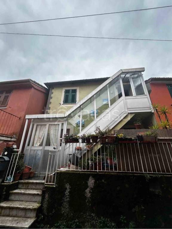 casa indipendente in vendita a Genova in zona Struppa