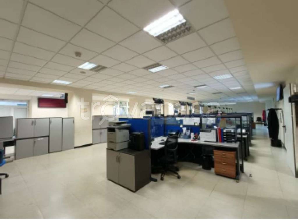 ufficio in vendita a Genova in zona Sampierdarena