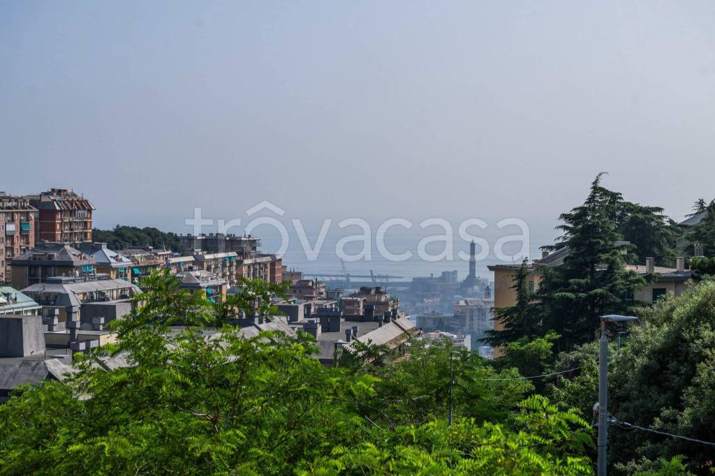 appartamento in vendita a Genova in zona Oregina