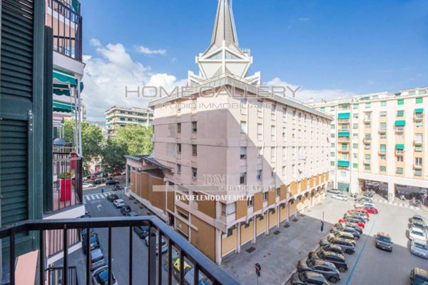 appartamento in vendita a Genova in zona Sturla