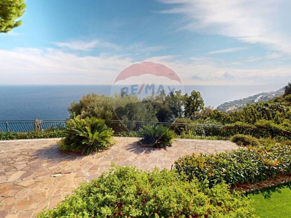 casa indipendente in vendita a Genova in zona Crevari