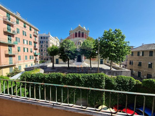 appartamento in vendita a Genova in zona Sestri Ponente