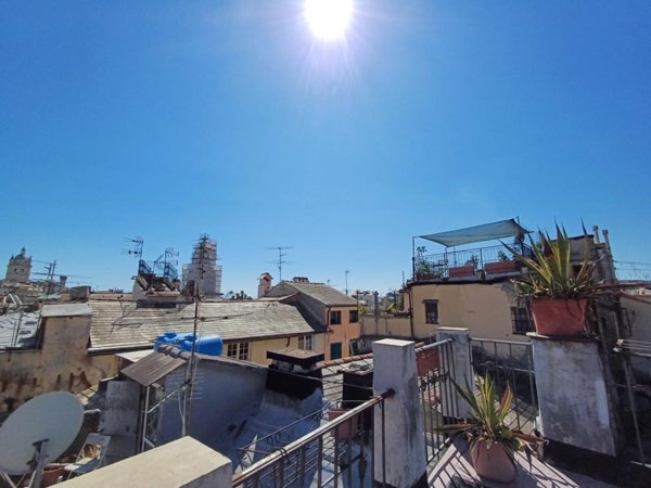 appartamento in vendita a Genova in zona Sottoripa / Maddalena / Molo