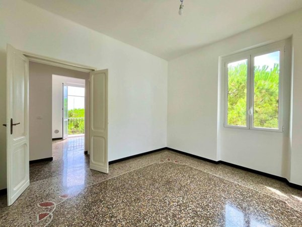 appartamento in vendita a Genova in zona Sestri Ponente