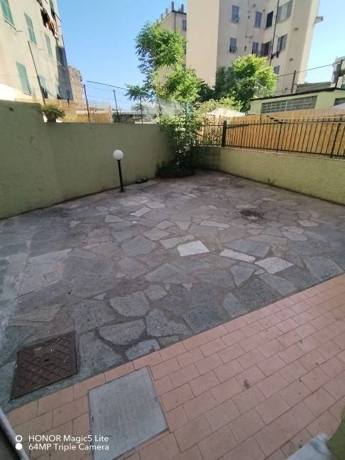 appartamento in vendita a Genova in zona Rivarolo